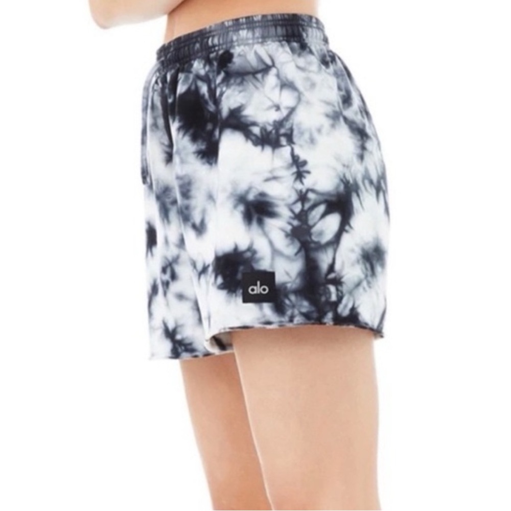 NWOT Alo Yoga Tie-Dye Sweatshorts